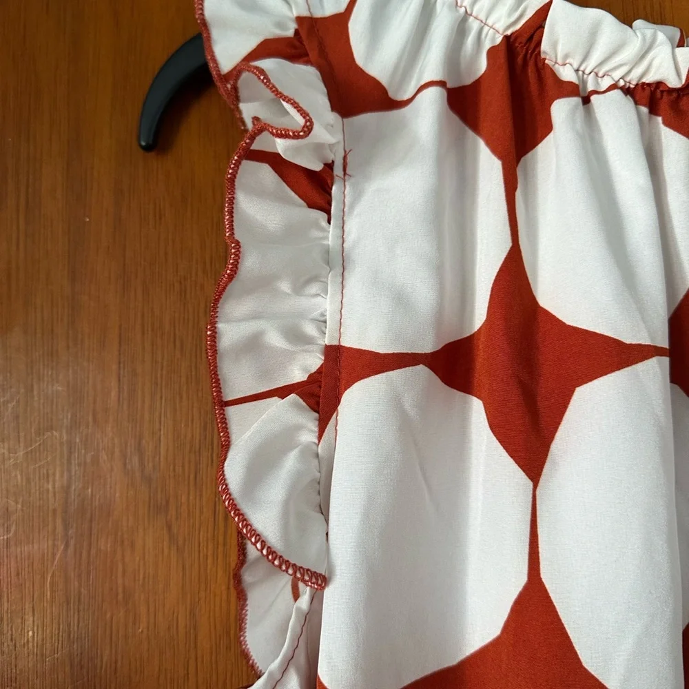 Bold Burnt Orange and White Patterned Blouse w/ Ruffled Sleeves - Picture 5 of 8